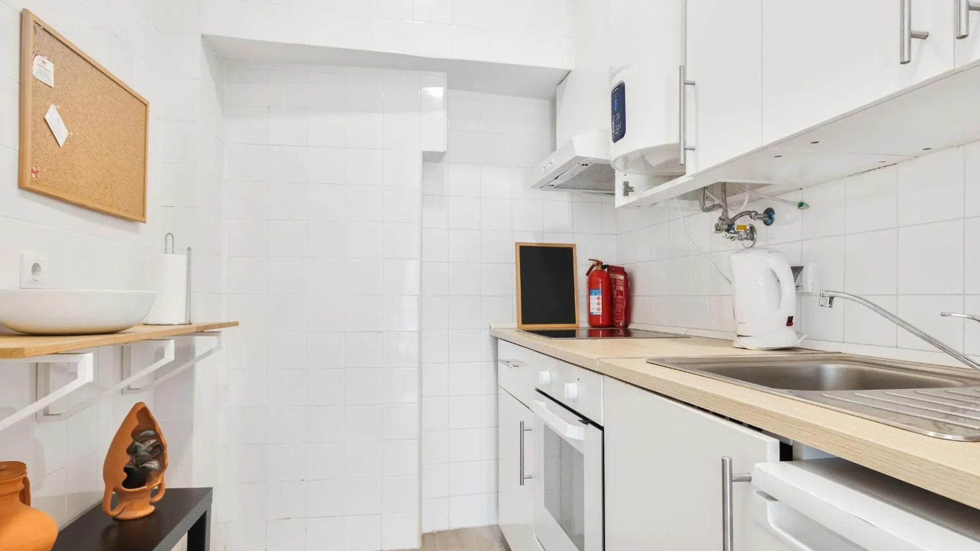 1Bdr Cozy Flat In Heart Of Lisbon By Lovelystay 0*,  Portugalia